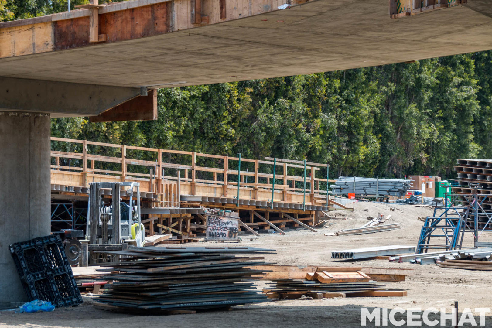 , Disneyland Update – Red, White and Boooooo