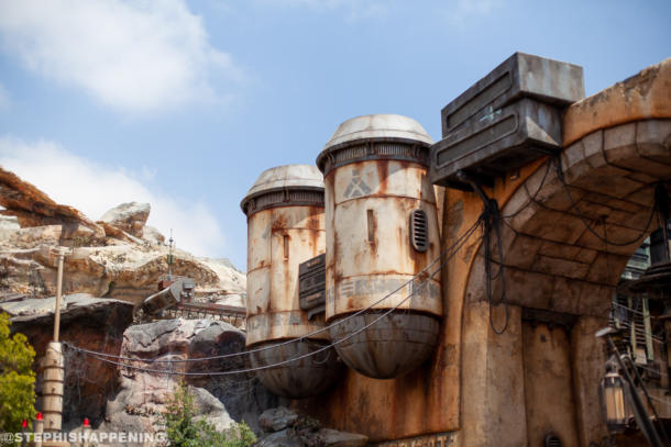 , Postcards from Batuu – A Scenic Daytime Look Around Galaxy’s Edge