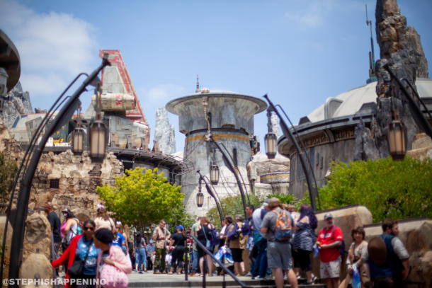 , Postcards from Batuu – A Scenic Daytime Look Around Galaxy’s Edge