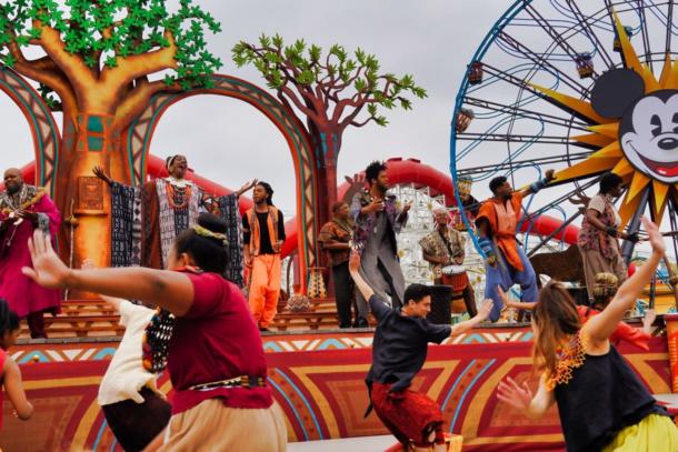 , Disneyland Update: Roar and Snore