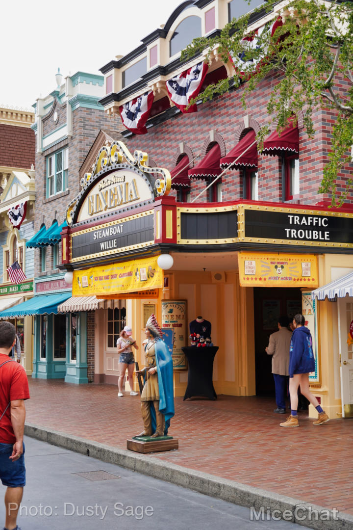 , Disneyland Update – Red, White and Boooooo