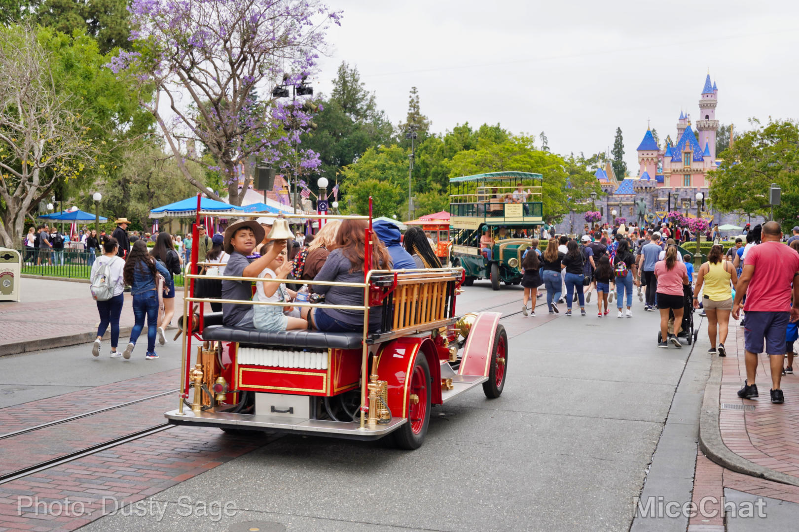 , Disneyland Update – Red, White and Boooooo