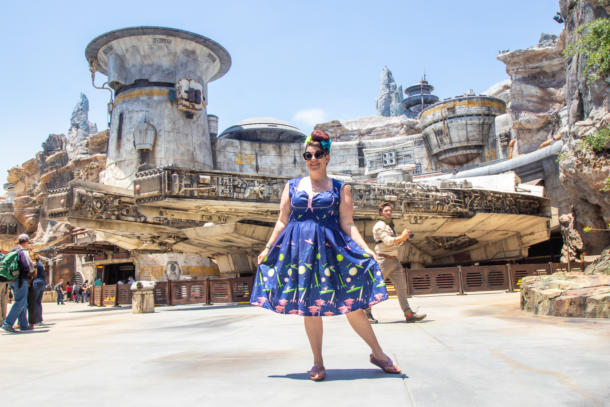 , Postcards from Batuu – A Scenic Daytime Look Around Galaxy’s Edge