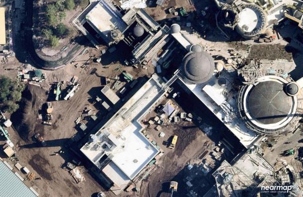 star wars galaxy's edge disney world close up