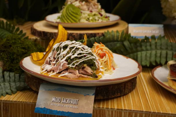 , Jurassic World The Ride a Splashing Success