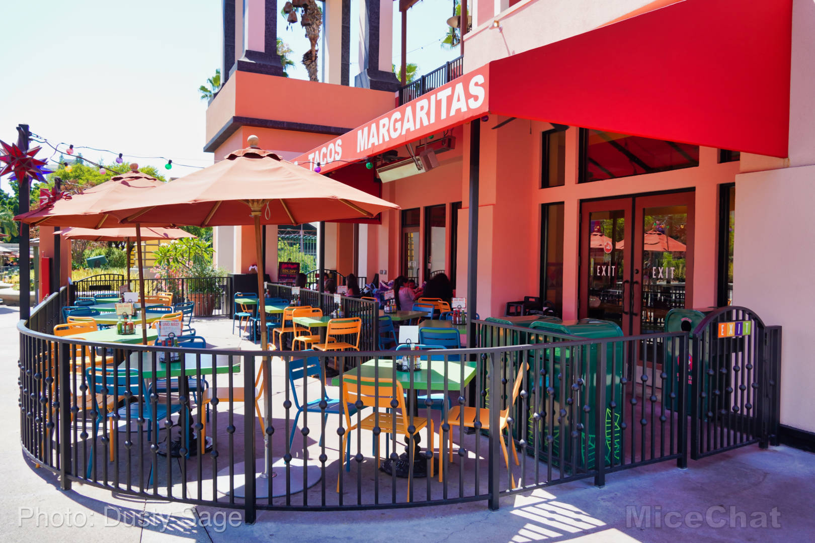 Disneyland Dining Guide, Disneyland Quick Service Dining Guide: Affordable Alternatives Inside & Outside the Resort