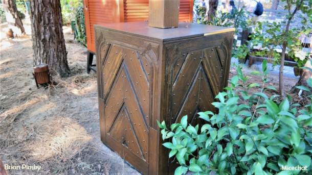 , Disneyland Update: Pumpkins, Crowds & Bees Buzz Into Disneyland