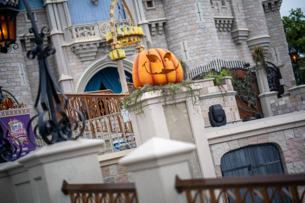 , Dateline Disney World: Sighting of the New Ghost Bride and Other Not-So-Scary Updates