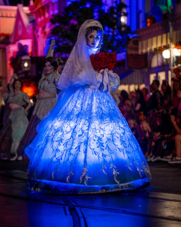 , Dateline Disney World: Sighting of the New Ghost Bride and Other Not-So-Scary Updates