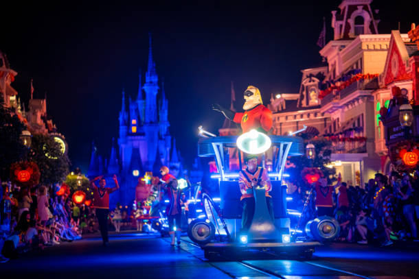 , Dateline Disney World: Sighting of the New Ghost Bride and Other Not-So-Scary Updates