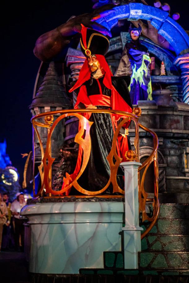 , Dateline Disney World: Sighting of the New Ghost Bride and Other Not-So-Scary Updates