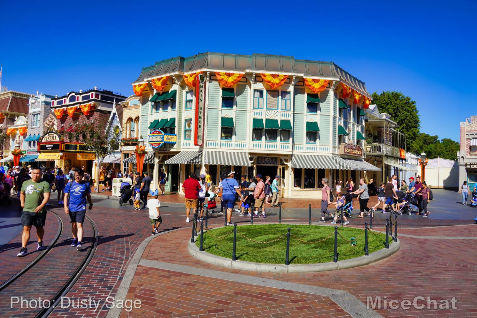 , Disneyland Update: Entertainment Trick &#038; Halloween Treat