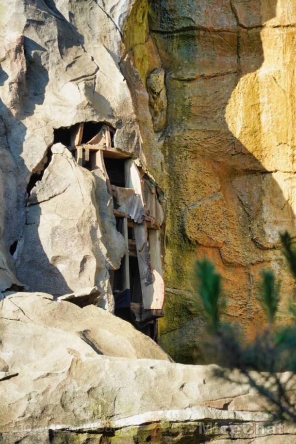 , Disneyland Update &#8211; Matterhorn Mischief, Train Trouble, and Haunted Happenings