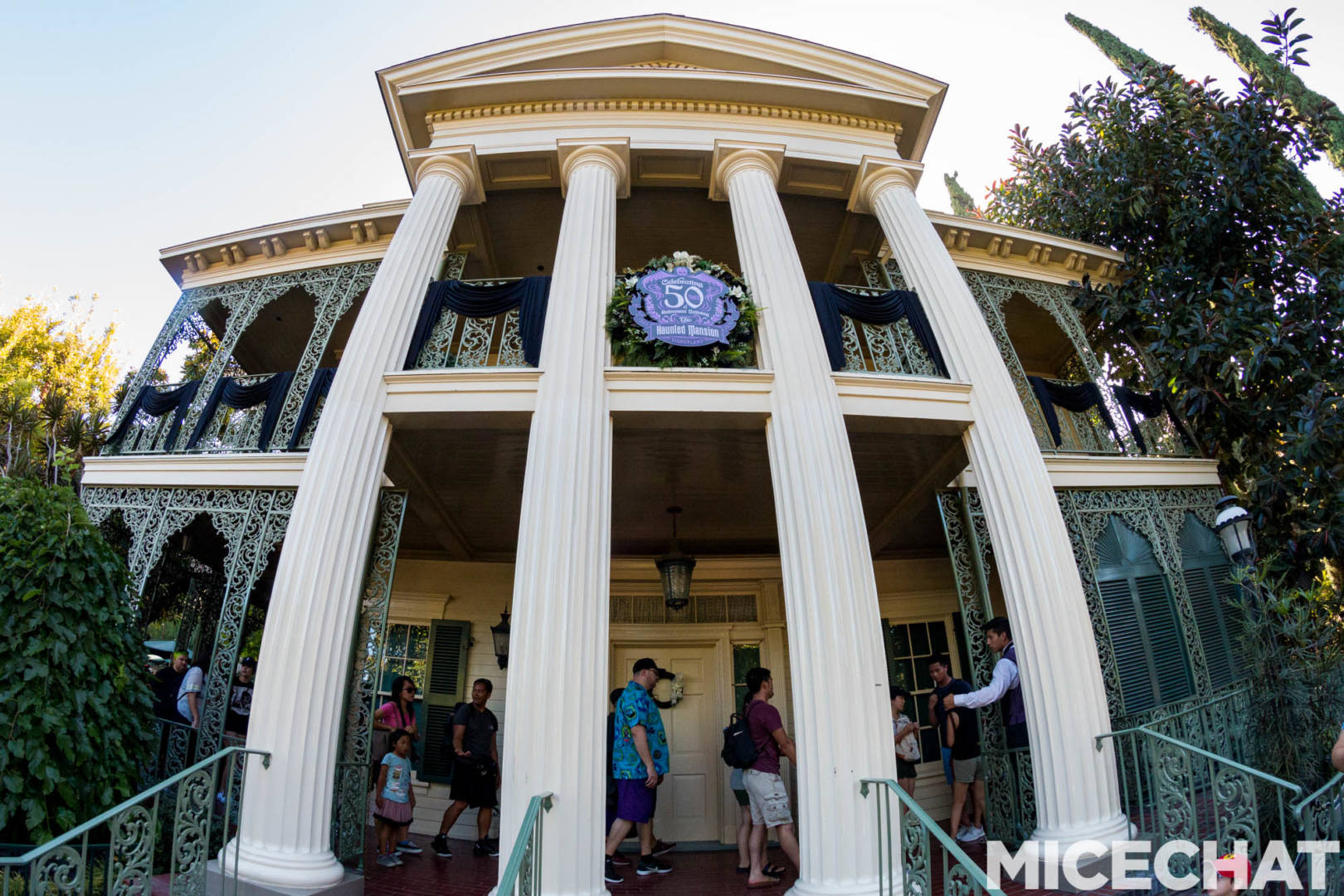 , Disneyland Update – Matterhorn Mischief, Train Trouble, and Haunted Happenings