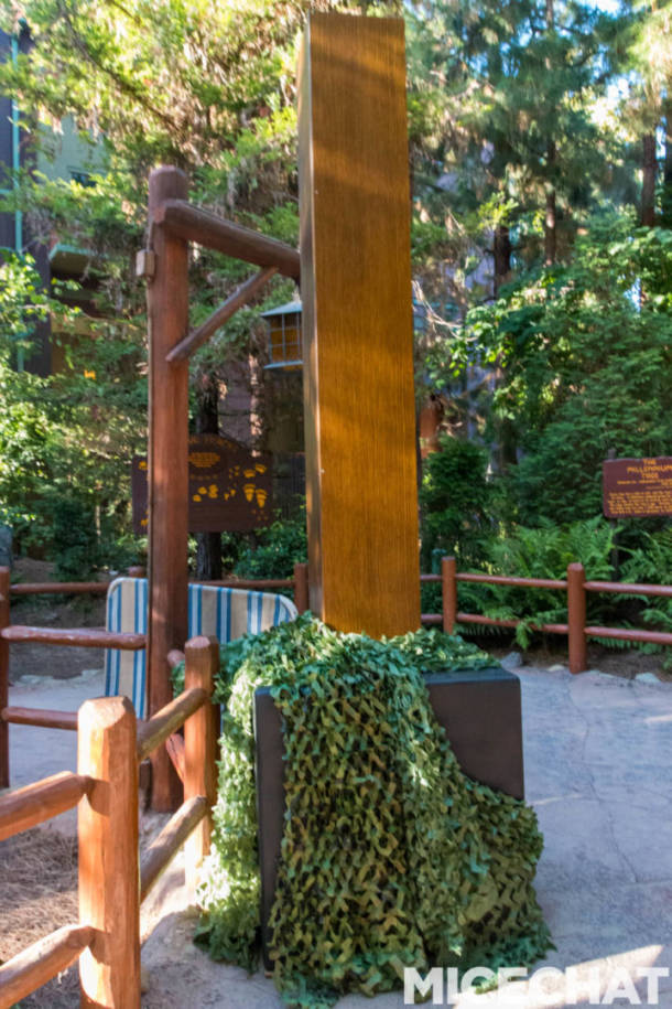 , Disneyland Update: Pumpkins, Crowds & Bees Buzz Into Disneyland
