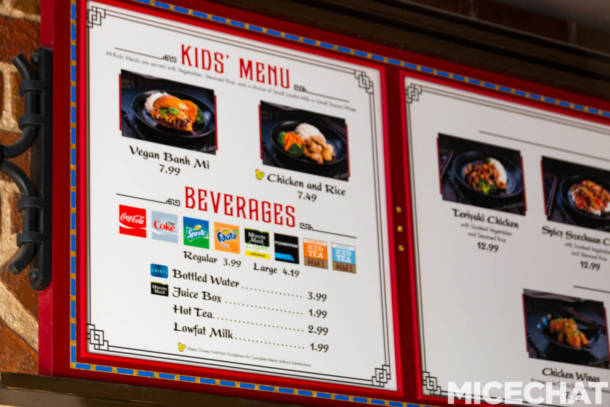 , Disneyland Update: Pumpkins, Crowds & Bees Buzz Into Disneyland