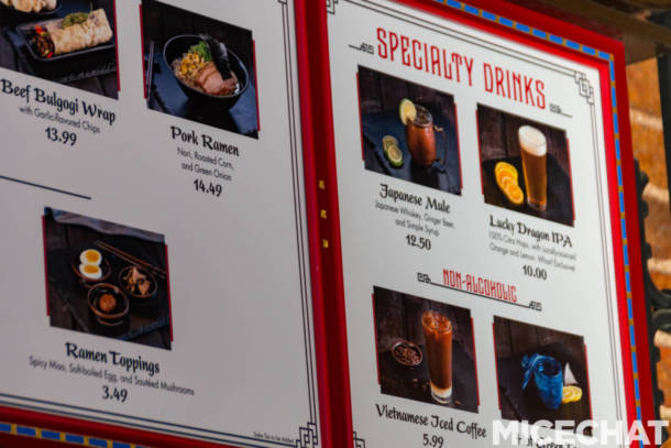 , Disneyland Update: Pumpkins, Crowds & Bees Buzz Into Disneyland
