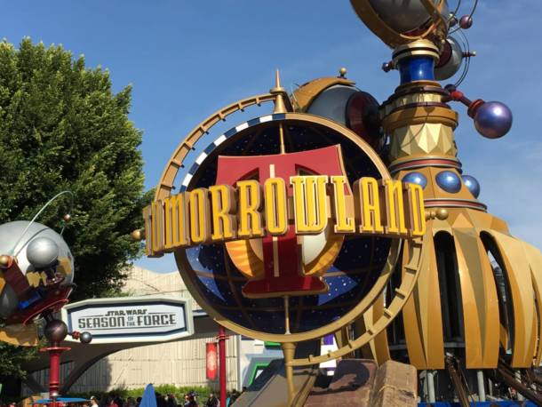, Disneyland Update: Pumpkins, Crowds & Bees Buzz Into Disneyland