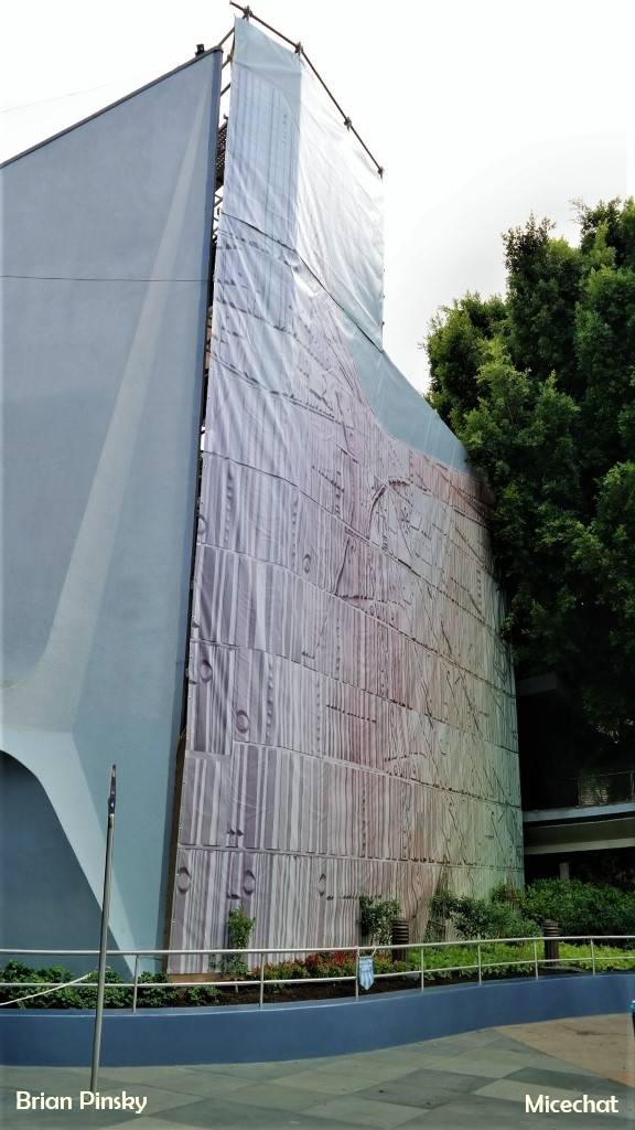 , Disneyland Update – Halloween Screams Into Disneyland