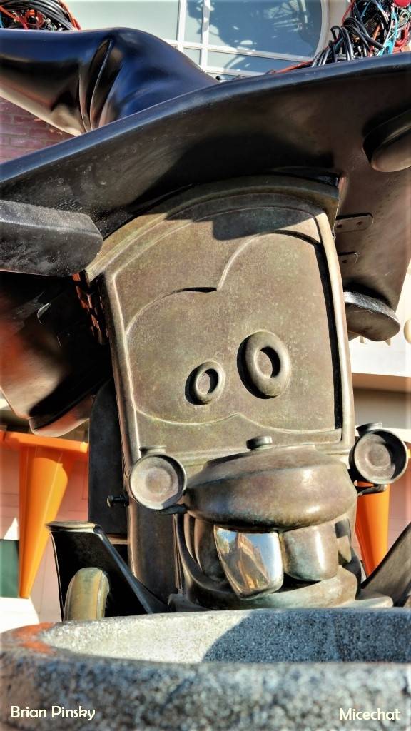 , Disneyland Update – Halloween Screams Into Disneyland