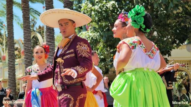 , Disneyland Update – Halloween Screams Into Disneyland