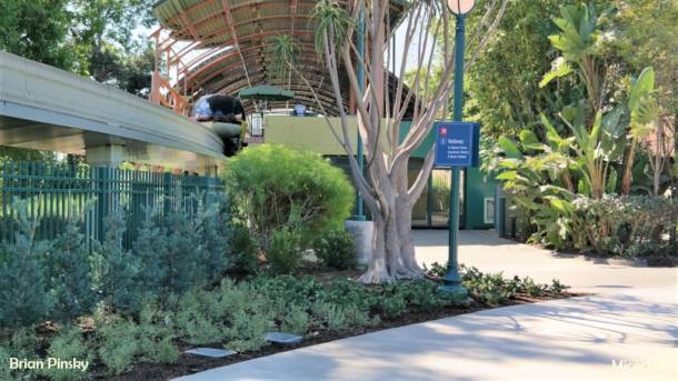 , Disneyland Update – The Bridge to Halloween Town