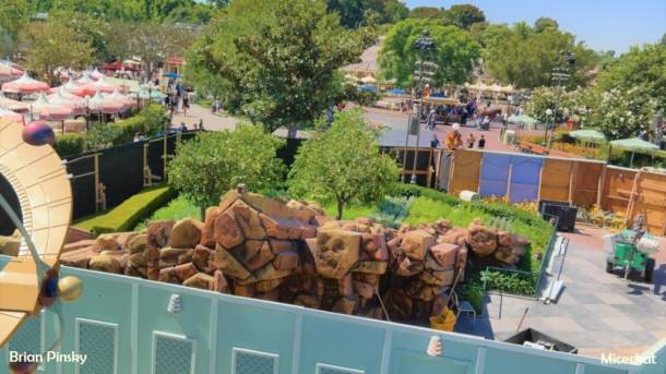 , Disneyland Update – The Bridge to Halloween Town