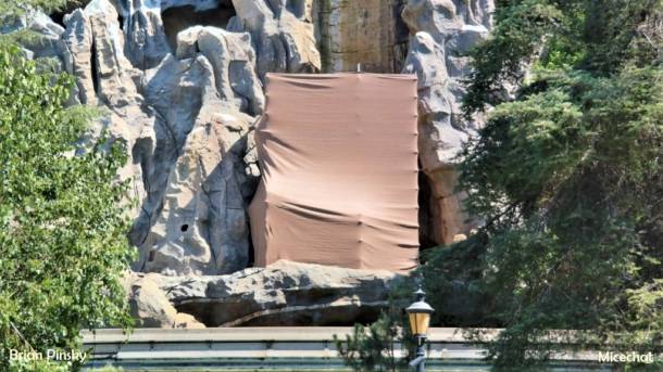 , Disneyland Update – The Bridge to Halloween Town