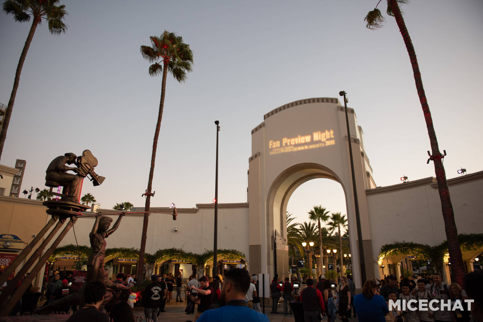 , Halloween Horror Nights Adds Humor at Universal Studios Hollywood