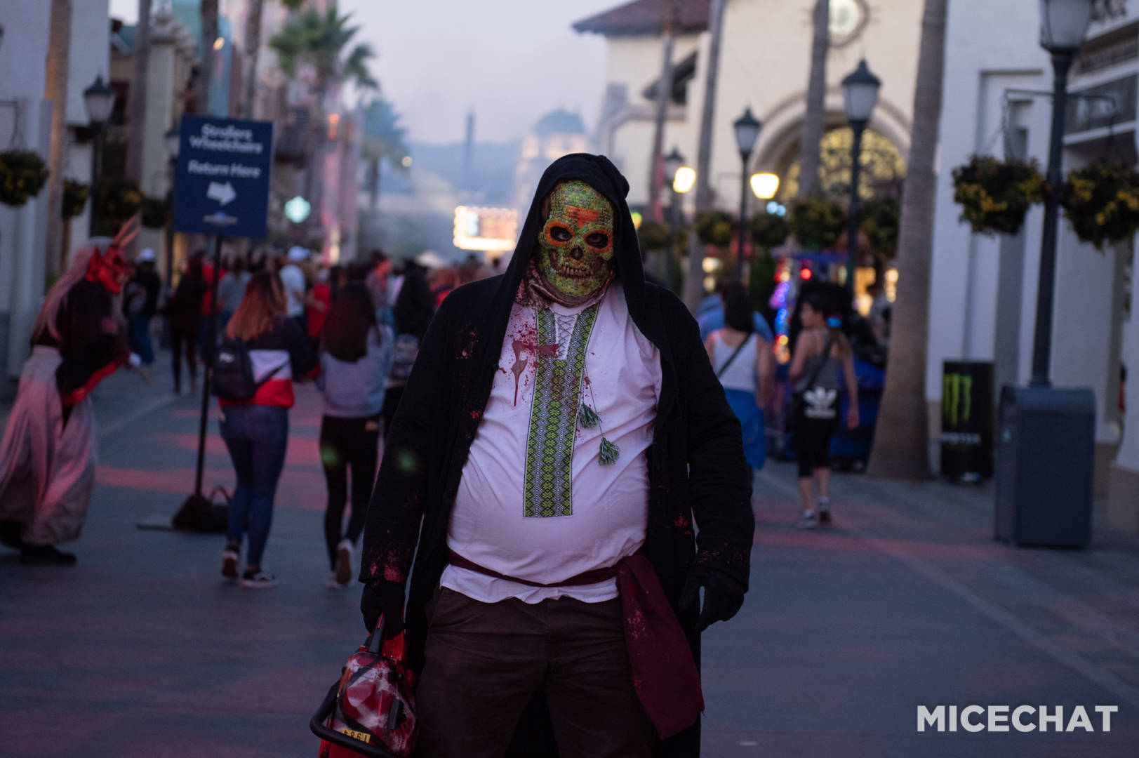 , Halloween Horror Nights Adds Humor at Universal Studios Hollywood