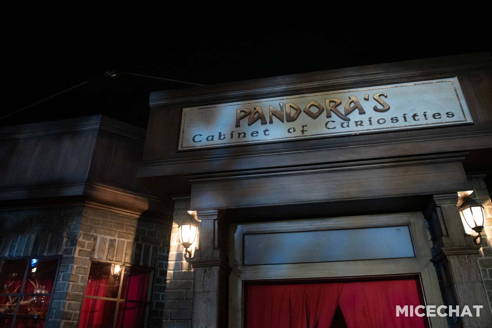 , Halloween Horror Nights Adds Humor at Universal Studios Hollywood