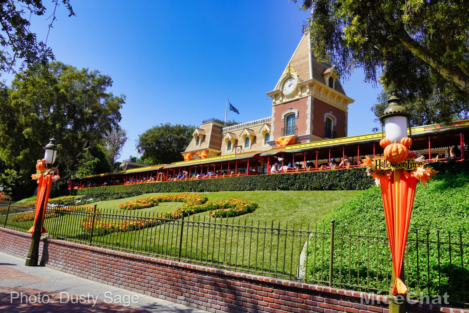 , Disneyland Update – Rocks Roll & Halloween Gold