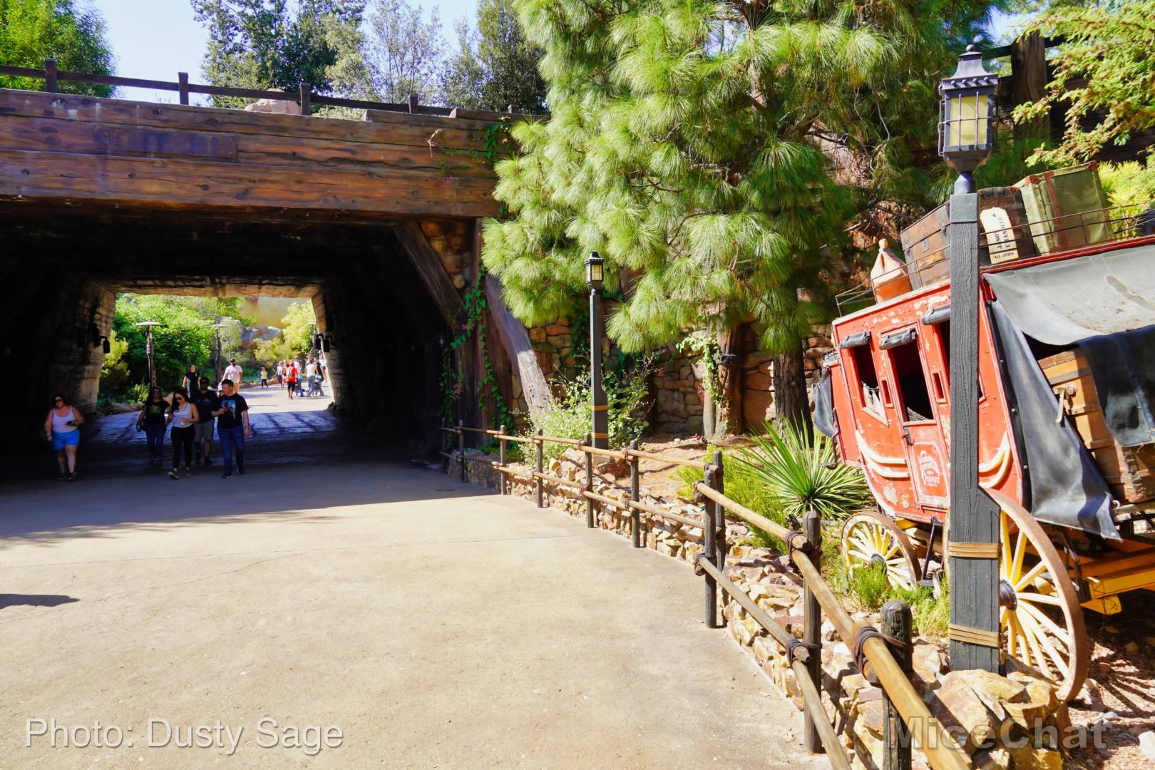 , Disneyland Update &#8211; Rocks Roll &#038; Halloween Gold