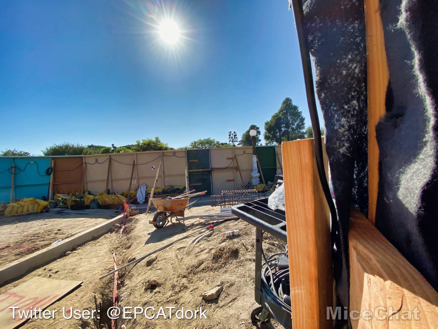 , Disneyland Update – Rocks Roll & Halloween Gold