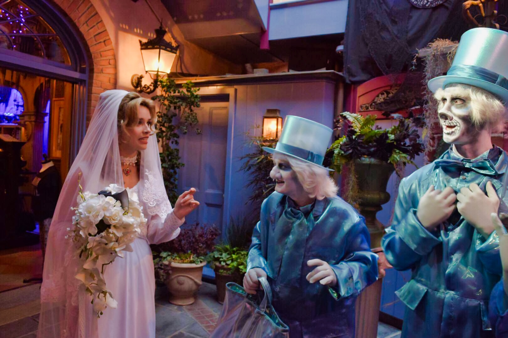 , Disneyland Update – Halloween Screams Into Disneyland