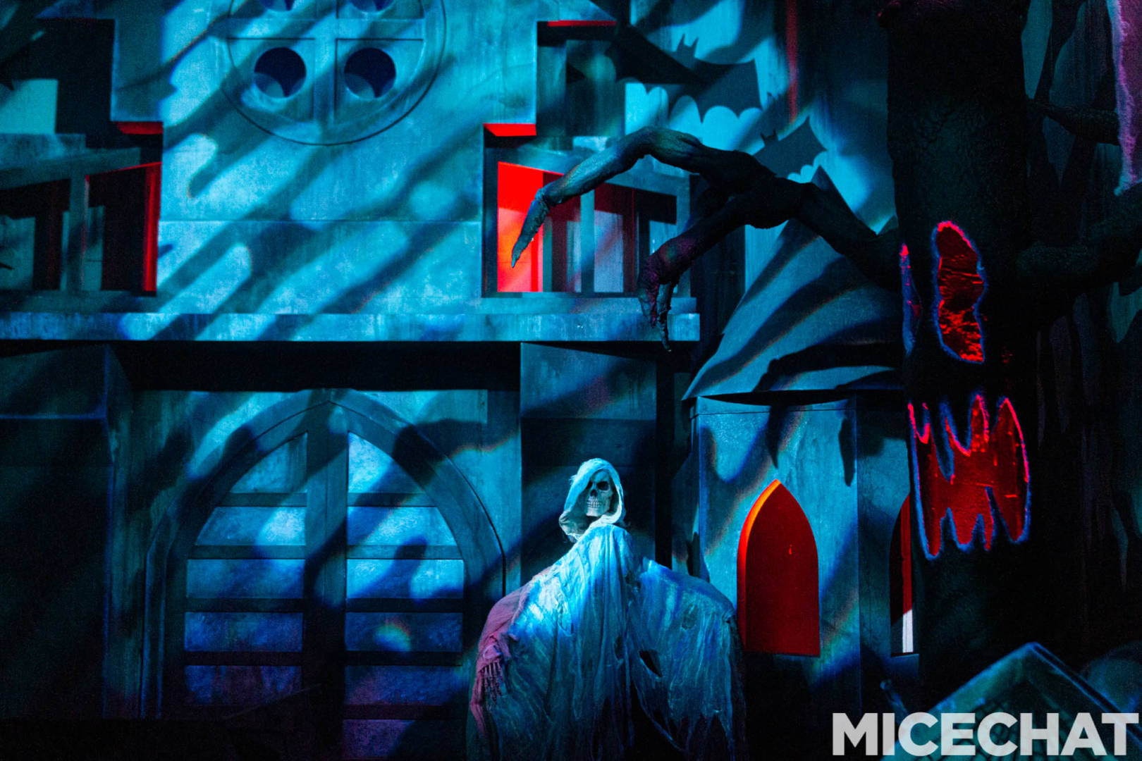 , The Fog Awaits: Your Guide to Knott’s Scary Farm Halloween Haunt 2022!