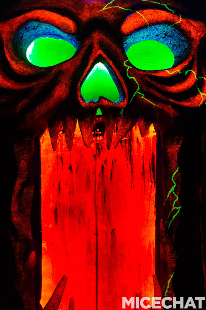 , The Fog Awaits: Your Guide to Knott’s Scary Farm Halloween Haunt 2022!
