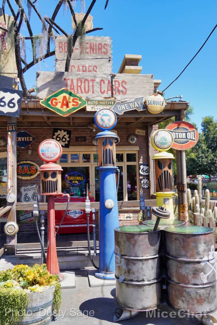 , Disneyland Update – Halloween Screams Into Disneyland