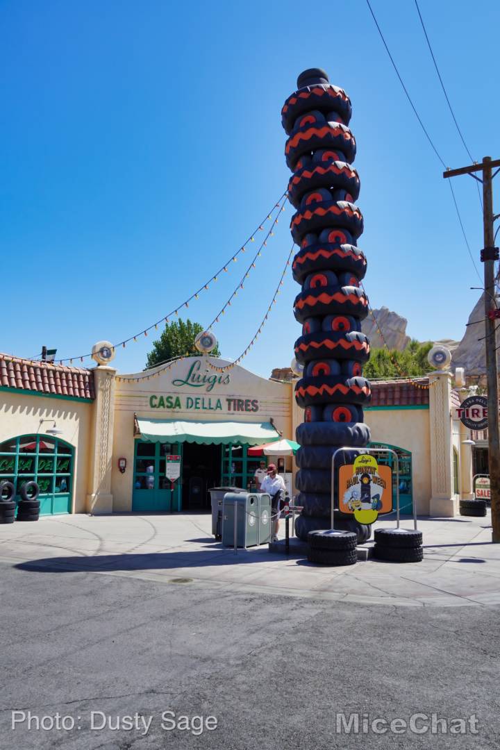 , Disneyland Update – Halloween Screams Into Disneyland