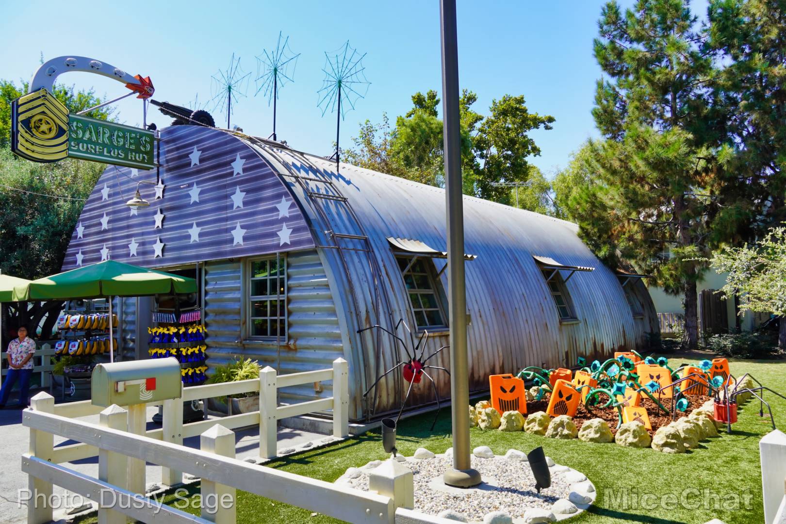 , Disneyland Update – Halloween Screams Into Disneyland