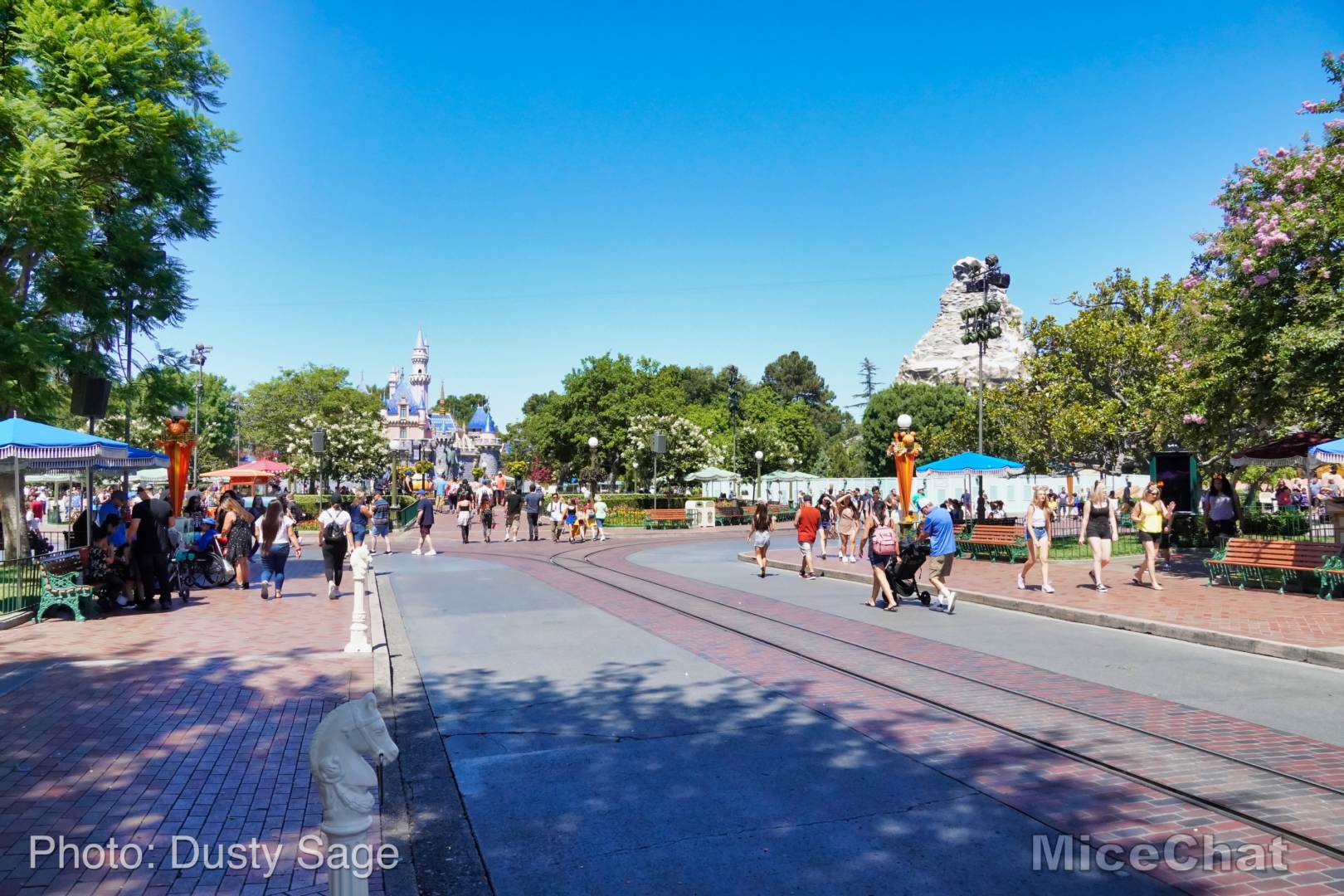 , Disneyland Update – Halloween Screams Into Disneyland