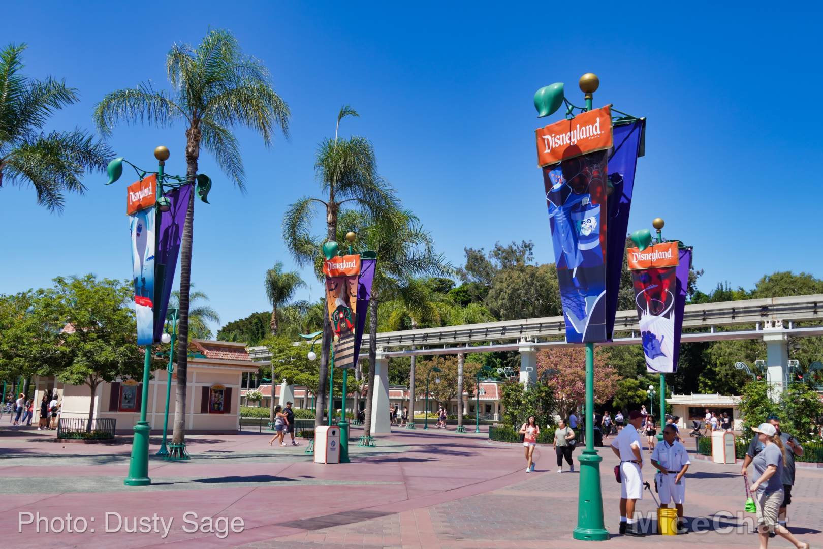 , Disneyland Update – Halloween Screams Into Disneyland