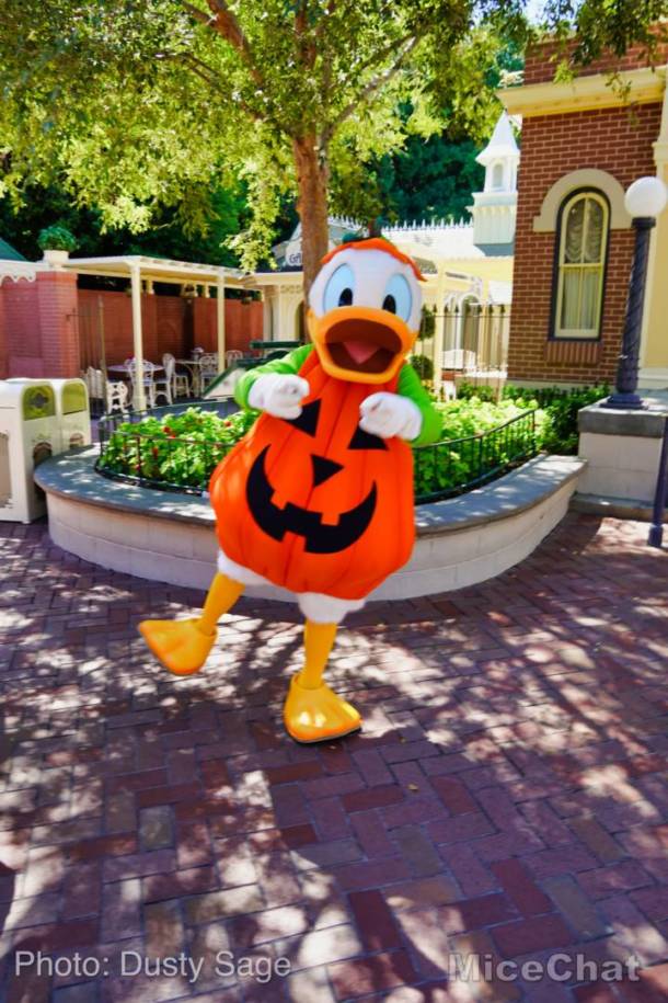 , Disneyland Update – Halloween Screams Into Disneyland