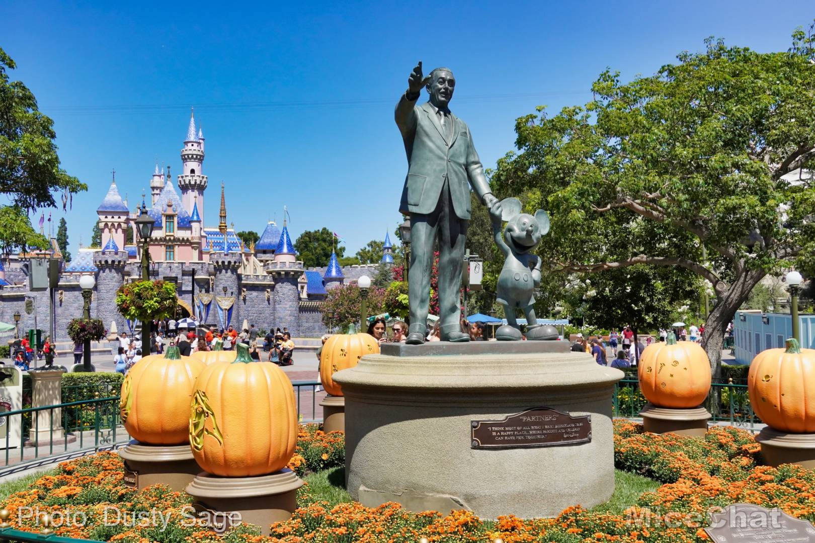 , Disneyland Update – Halloween Screams Into Disneyland