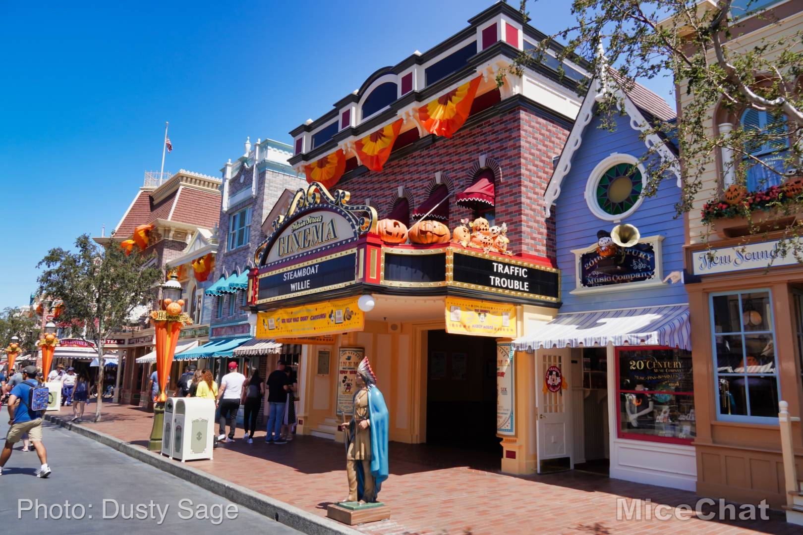 , Disneyland Update &#8211; Halloween Screams Into Disneyland