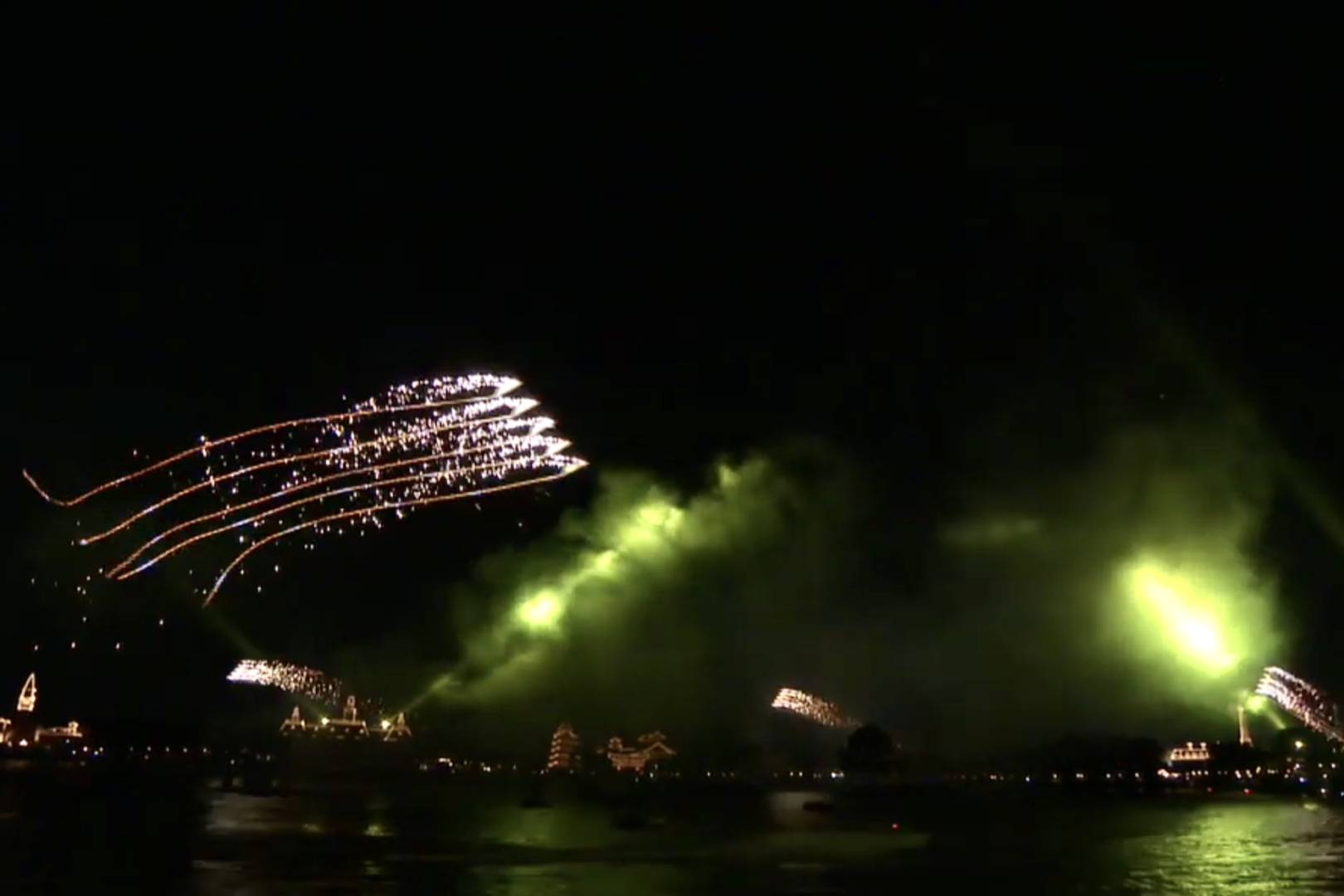 Epcot Forever, Epcot Forever Nightly Spectacular Ignites Nostalgia