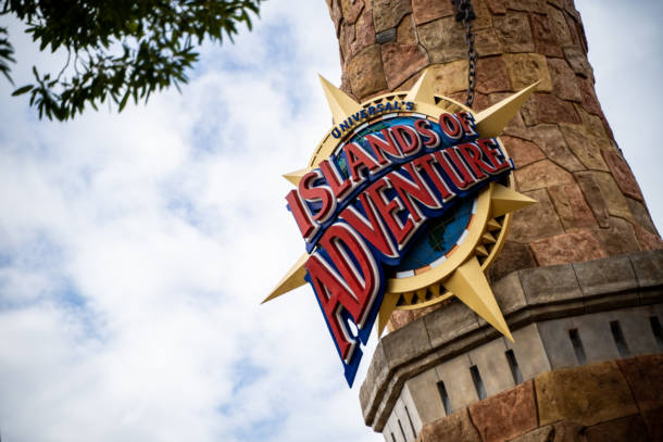 , Dateline Universal Orlando: A Tale of Bees and Dinosaurs