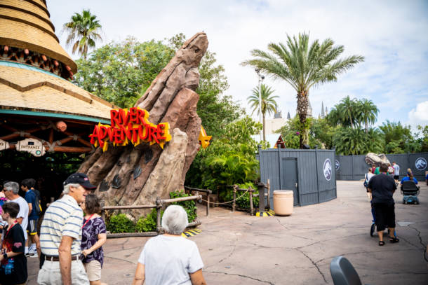 , Dateline Universal Orlando: A Tale of Bees and Dinosaurs