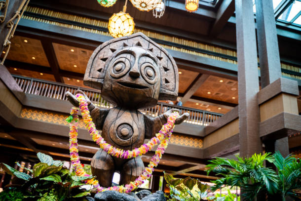 , Hatbox Ghost Materializes at Trader Sam’s Grog Grotto in Walt Disney World