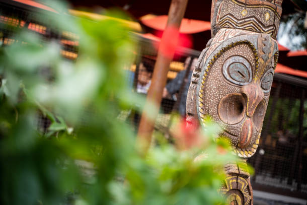 , Hatbox Ghost Materializes at Trader Sam&#8217;s Grog Grotto in Walt Disney World